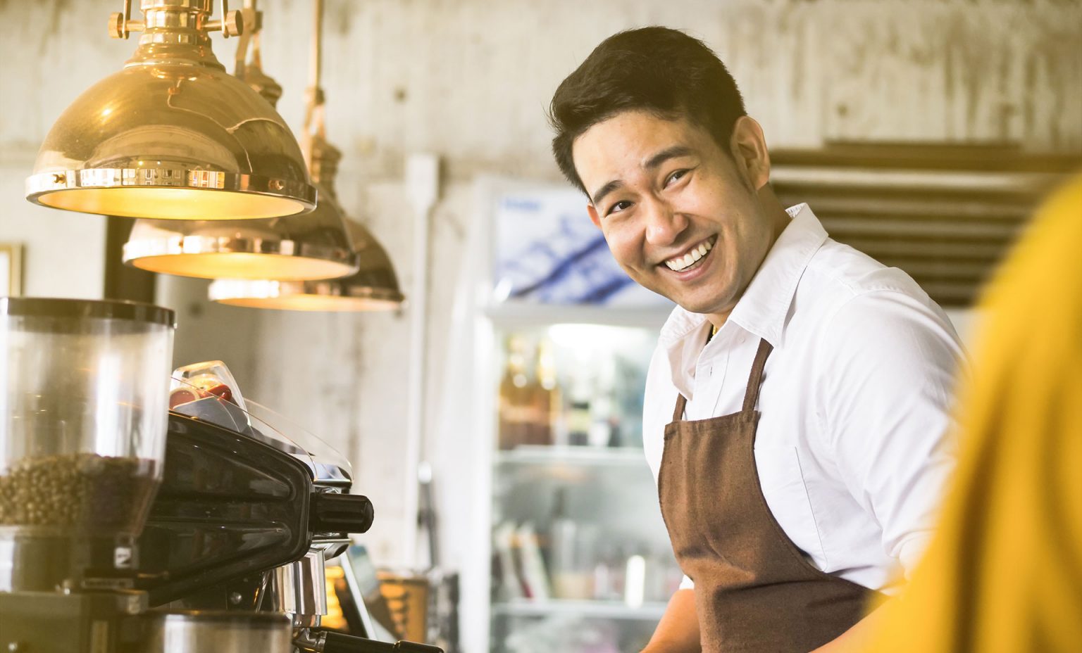 TeamWave – Webbasierte Social Teaming & Feedback Lösung, Produkt, Mann, Kaffee, Lachen